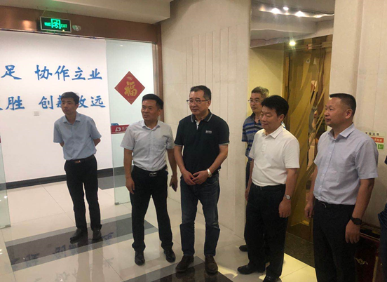 集团党委副书记吴建成莅临省担保淮安分公司调研(图1) 集团党委副书记吴建成莅临省担保淮安分公司调研(图1)