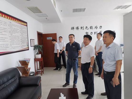 集团党委副书记吴建成莅临省担保淮安分公司调研(图2) 集团党委副书记吴建成莅临省担保淮安分公司调研(图2)
