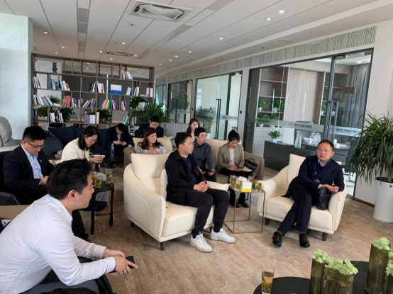 公司领导率队调研江北新区集成电路产业发展情况(图1) 公司领导率队调研江北新区集成电路产业发展情况(图1)